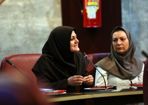 جلسه بررسی راهکارهای افزایش همکاری مرکز قلب وعروق شهید رجایی با دانشگاه علوم پزشکی ایران: عکس شماره 9 / 12